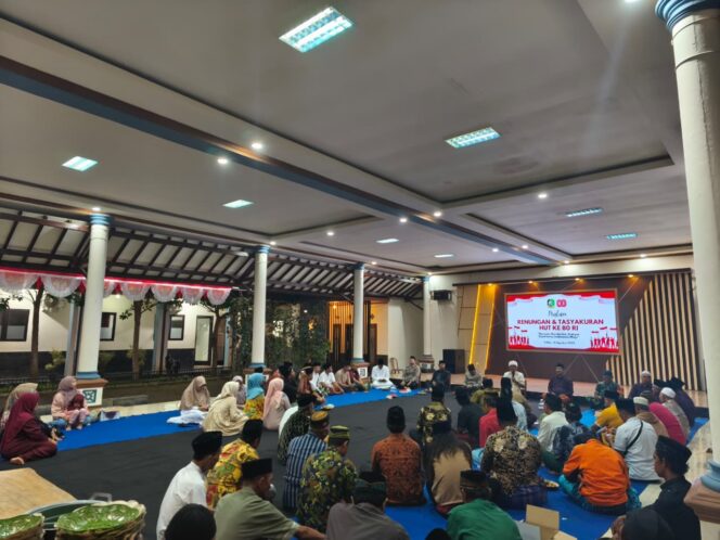 
					Renungan dan Tasyakuran HUT ke-80 RI di Desa Gladag, Momentum Tumbuhkan Rasa Nasionalisme