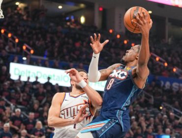 Jalen Williams saat bermain melawan Poenix Suns. (foto: Kyle Phillips AP)