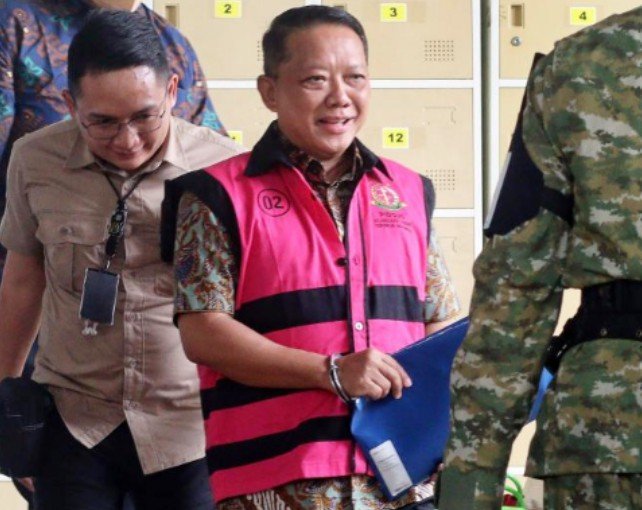Mantan Jampidsus Kejaksaan Agung Febrie Adriansyah dalam proses pelimpahan perkara ke Kejari Jakarta Selatan. (Dok. istimewa)