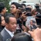 Antrean kendaraan di SPBU Bali akibat kendala distribusi BBM.