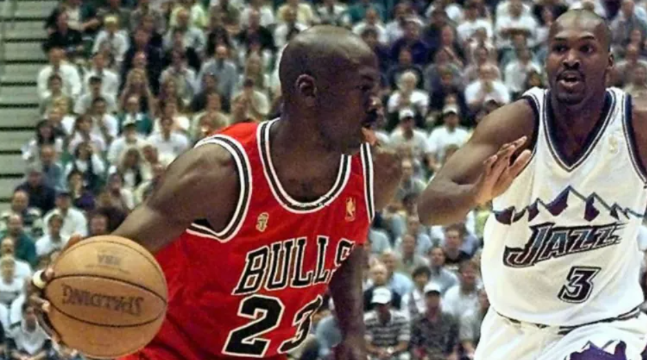 Jersey merah Michael Jordan yang dikenakan pada Final NBA 1998 bersama Chicago Bulls dan terjual seharga 14 juta dollar AS.