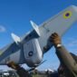 Elon Musk membahas pembatasan Starshield yang memengaruhi kecepatan drone militer Ukraina.