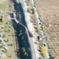Petugas penyelamat mengevakuasi korban kecelakaan dua kereta cepat di Provinsi Toledo, Spanyol.