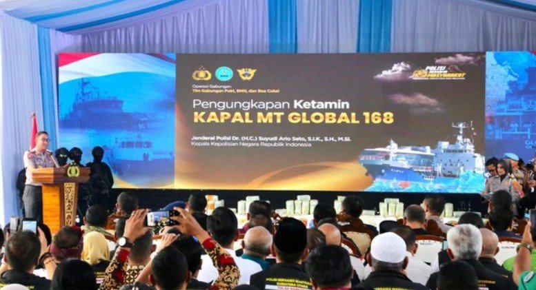 Kapolri Jenderal Suyudi Ario Seto saat press conference pengungkapan kasus penyelundupan 1 ton ketamin dalam kapal MT Global 168 di Pelabuhan Belawan. (Foto: Ist.)