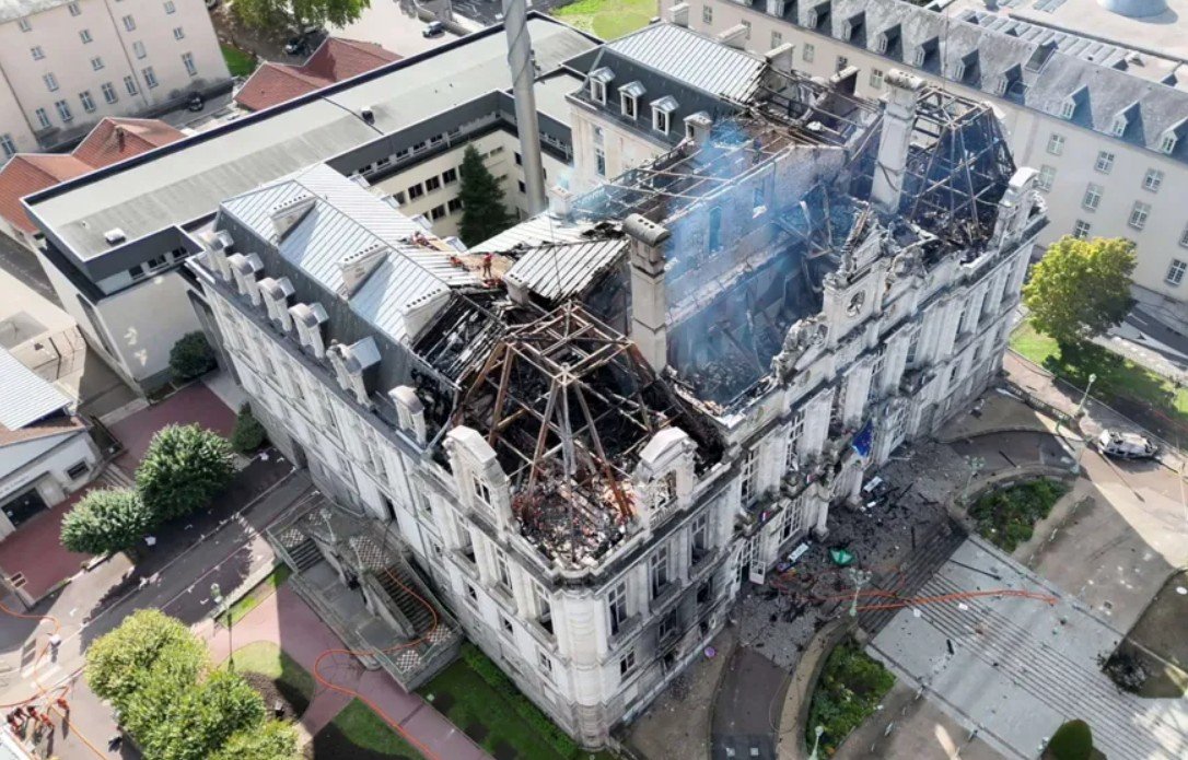 Perancis Tangkap Terduga Pelaku Pembakar Gedung Limoges