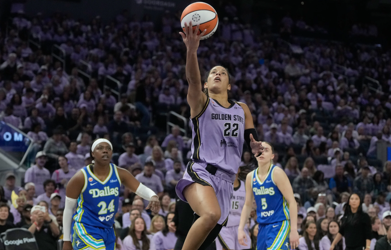 Golden State Valkyries akan hadapi Las Vegas Aces di Semifinal WNBA 2026 setelah kalahkan Dallas Wings. (AP Photo/Jeff Chiu)